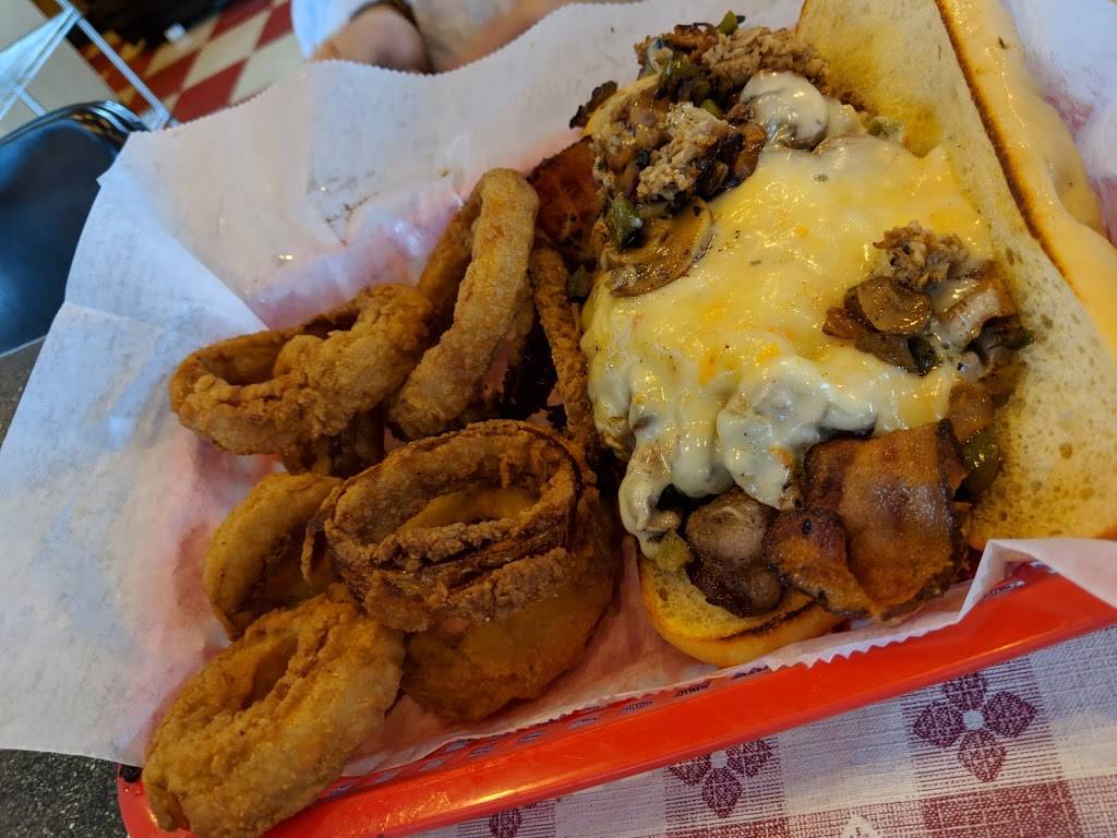 The Griffin Dog House | restaurant | 414 E Solomon St, Griffin, GA 30223, USA | 4702048169 OR +1 470-204-8169