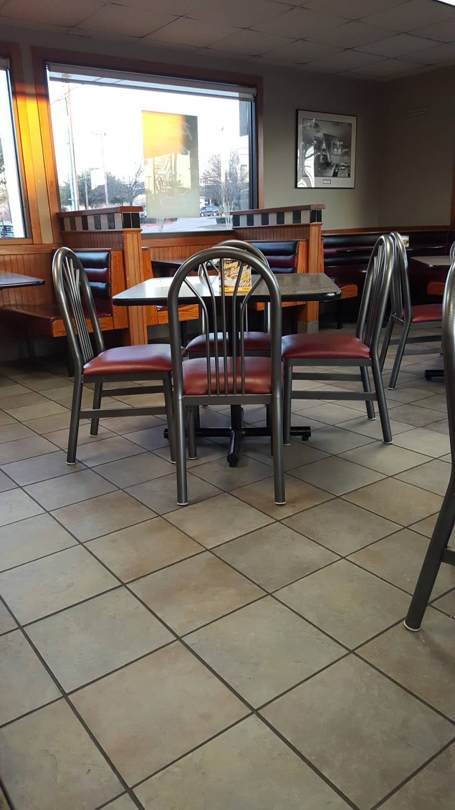 Whataburger | restaurant | 203 E Pleasant Run Rd, DeSoto, TX 75115, USA | 9722243567 OR +1 972-224-3567