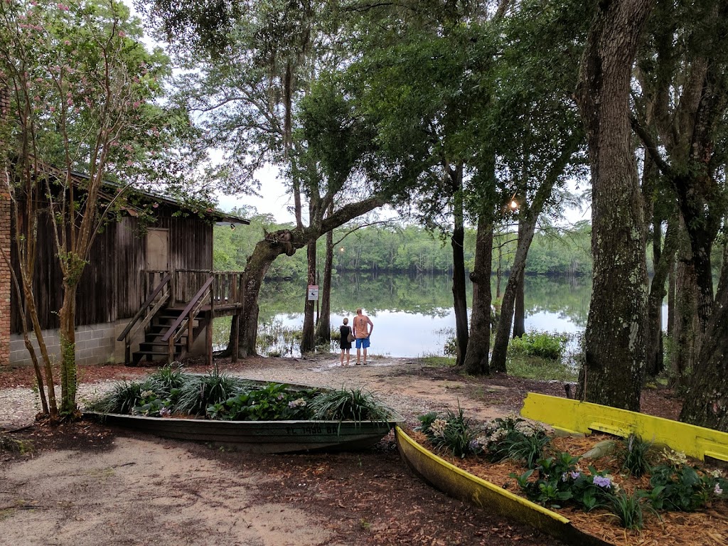 Gators Seafood Restaurant | restaurant | 4030 Farrington Rd, Milton, FL 32583, USA | 8506232661 OR +1 850-623-2661