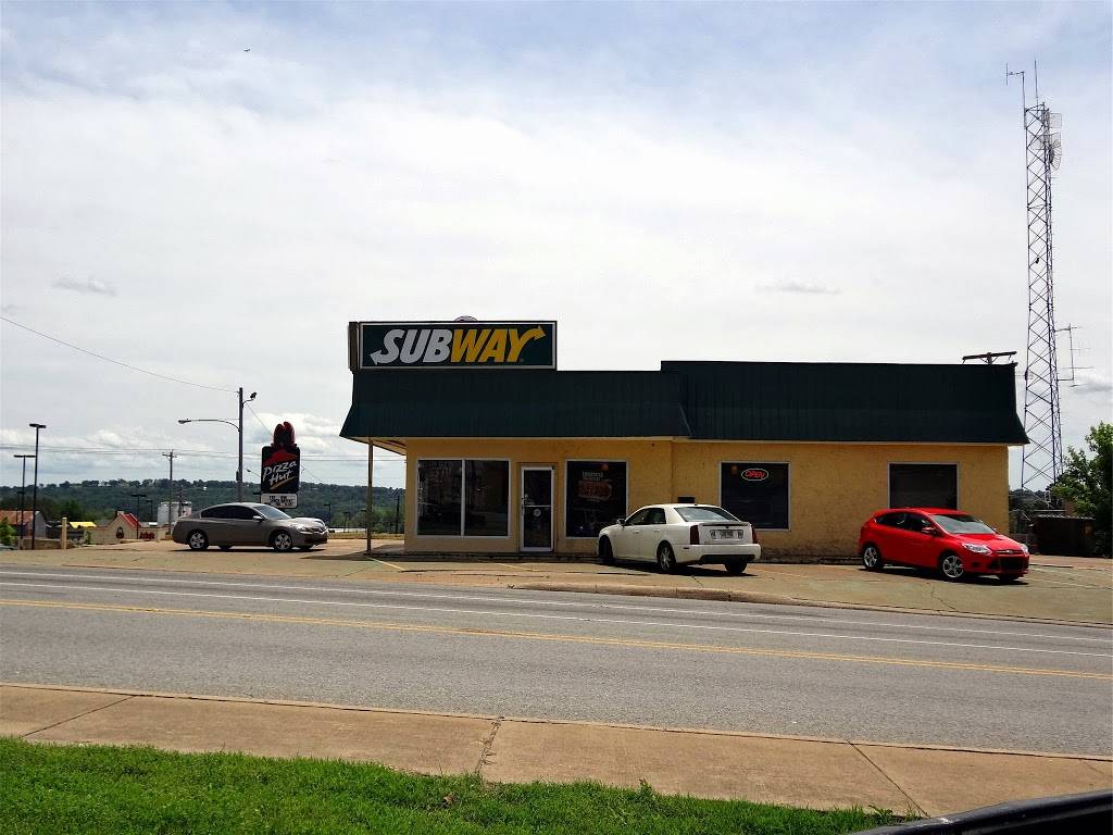 Subway | meal takeaway | 990 East Harrison St, Batesville, AR 72501, USA | 8707937766 OR +1 870-793-7766