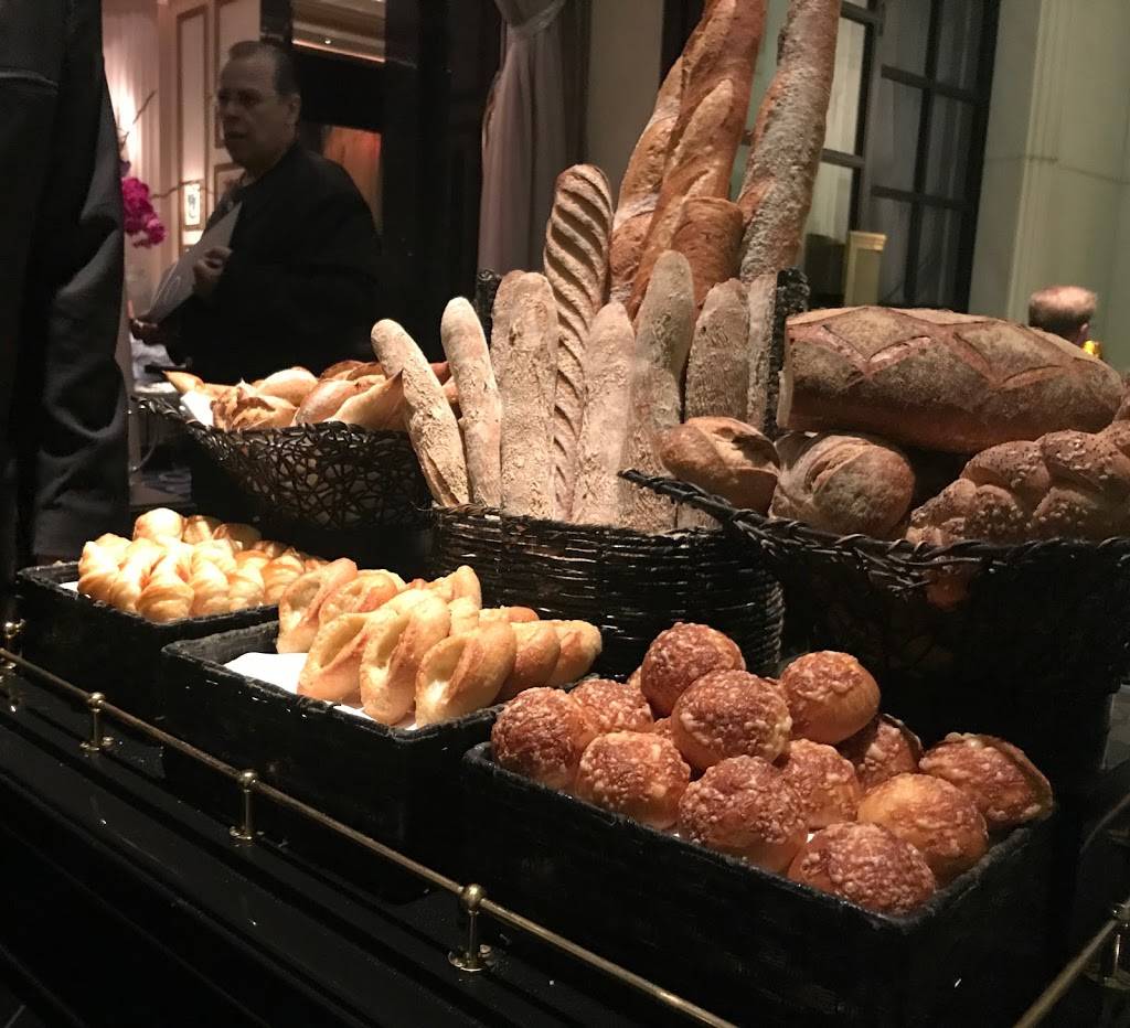 Joel Robuchon | restaurant | MGM Grand, 3799 S Las Vegas Blvd, Las Vegas, NV 89109, USA | 7028917925 OR +1 702-891-7925