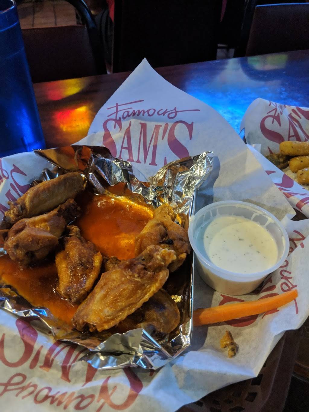 Famous Sams Sports Bar #11 | restaurant | 3010 W Valencia Rd, Tucson, AZ 85746, USA | 5208838888 OR +1 520-883-8888