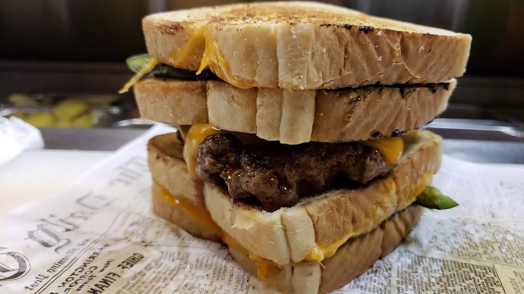 Milos Sports Tavern | restaurant | 6495 E Evans Ave, Denver, CO 80222, USA | 3036913391 OR +1 303-691-3391