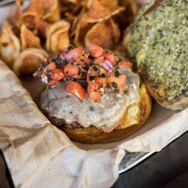 Mr. Brews Taphouse | restaurant | 8021 Metcalf Ave, Overland Park, KS 66204, USA | 9136028628 OR +1 913-602-8628