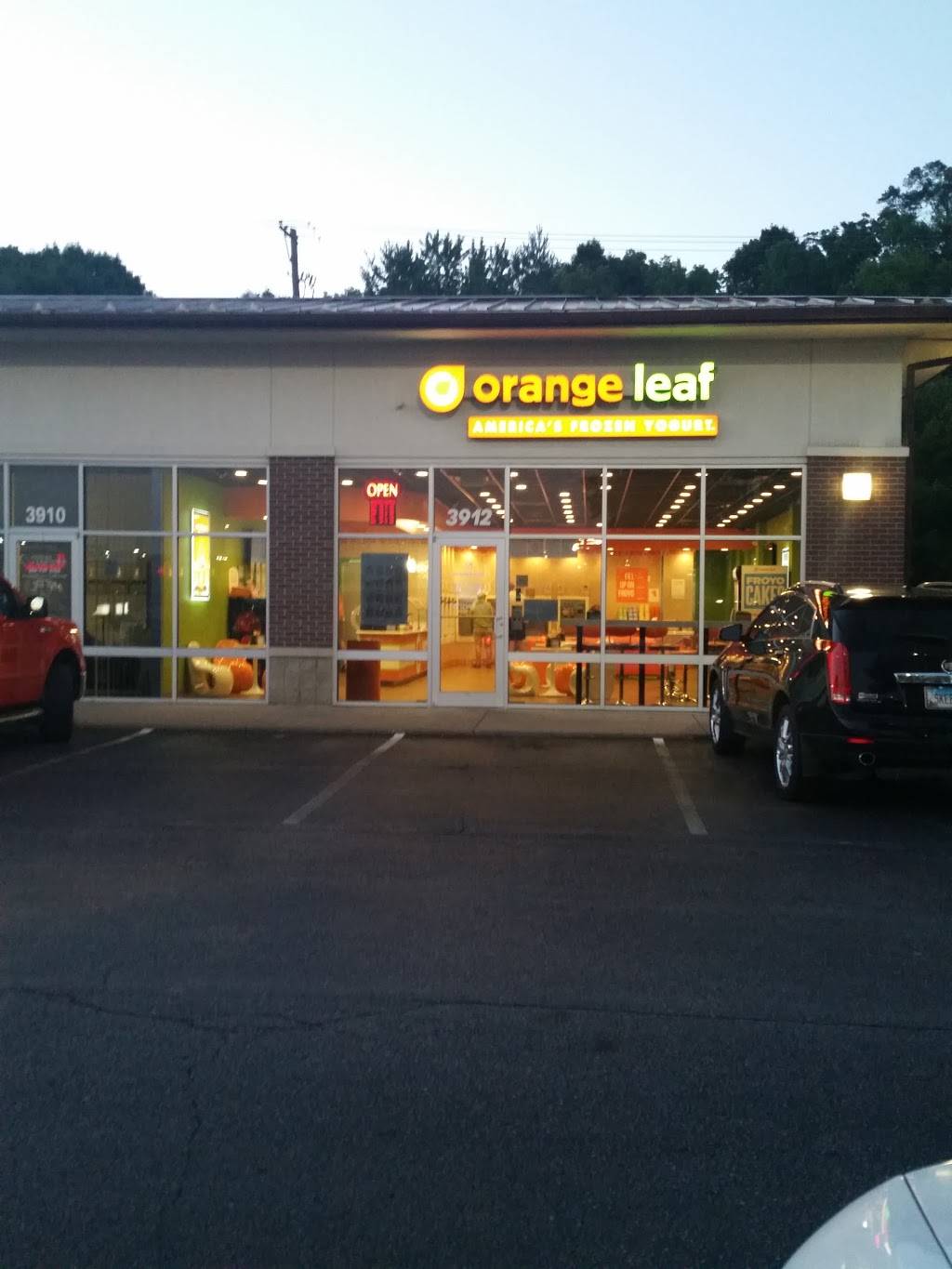 Orange Leaf Frozen Yogurt | restaurant | 3912 38th Ave, Moline, IL 61265, USA | 3095171882 OR +1 309-517-1882