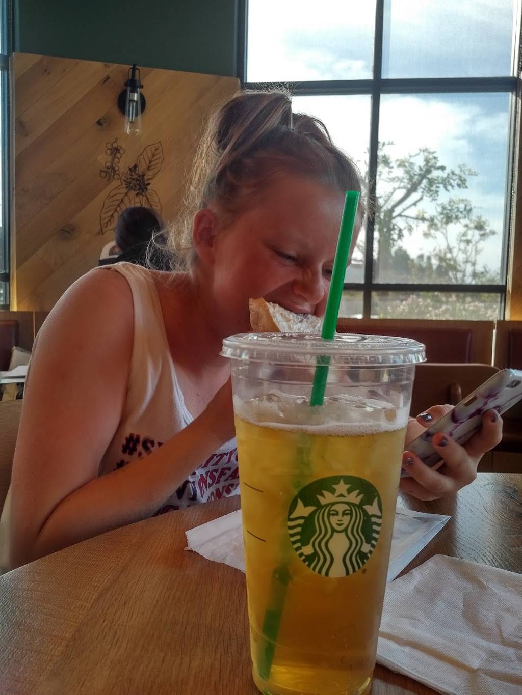 Starbucks | cafe | 28160 Newhall Ranch Rd, Santa Clarita, CA 91355, USA | 6617028591 OR +1 661-702-8591