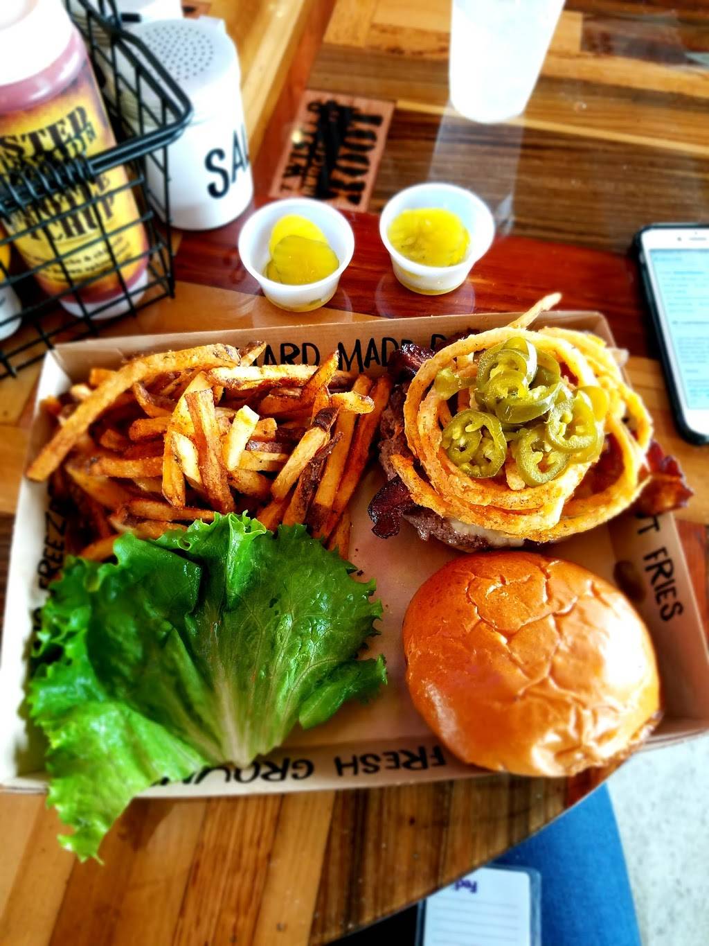 Twisted Root Burger Company | restaurant | 505 Houston St, Coppell, TX 75019, USA | 4692608292 OR +1 469-260-8292