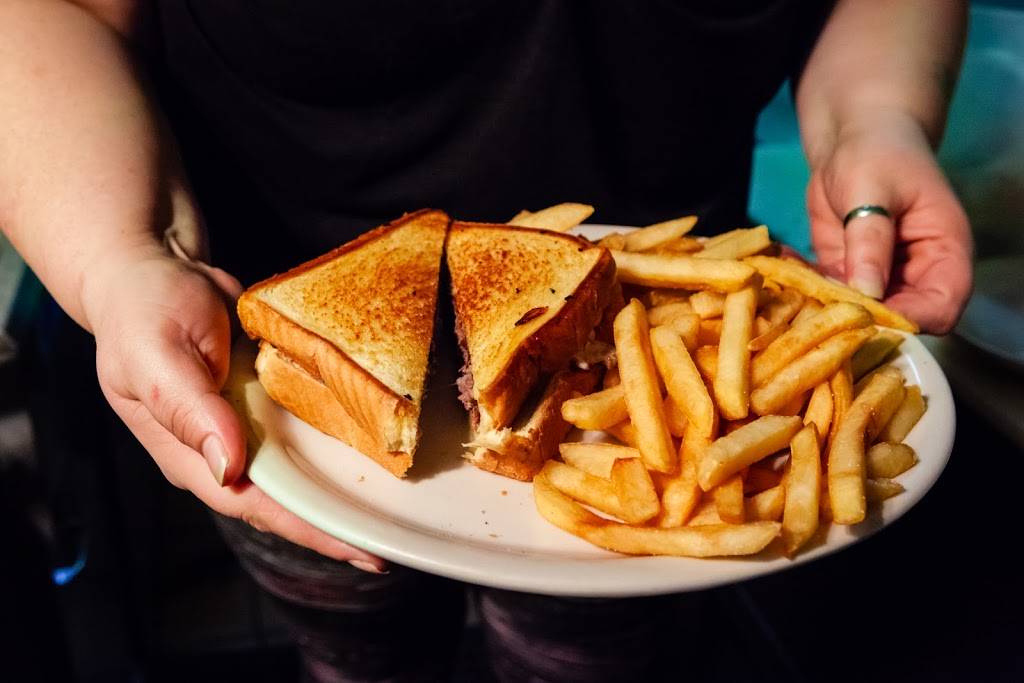 Bank Shots Bar and Grill | restaurant | 3285 Glenwood Dyer Rd, Lynwood, IL 60411, USA | 7088588911 OR +1 708-858-8911