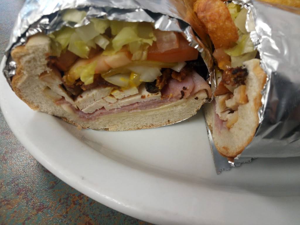 Steeles Restaurant | restaurant | 1900 Merivale Rd, Nepean, ON K2G 4N4, Canada | 6137237771 OR +1 613-723-7771