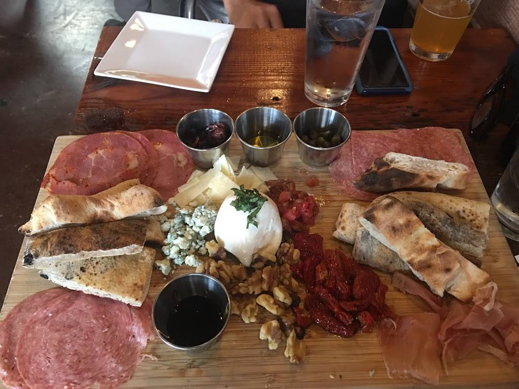 Il Lazzarone | restaurant | 1628 Frederick Ave, St Joseph, MO 64501, USA | 8162730582 OR +1 816-273-0582