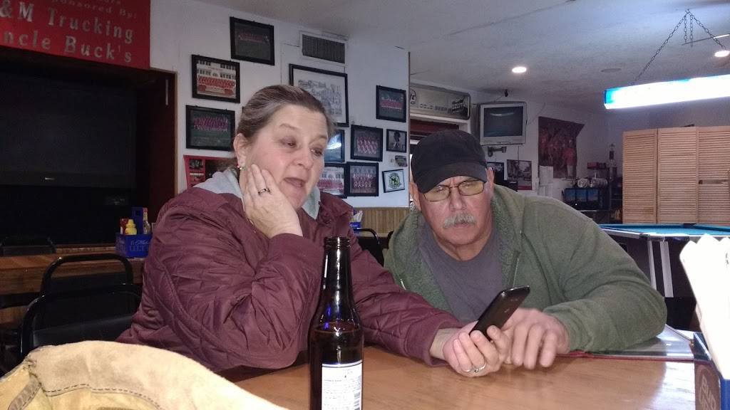 Uncle Bucks Bar & Grill | restaurant | 518 Church St, Ottumwa, IA 52501, USA | 6416824449 OR +1 641-682-4449