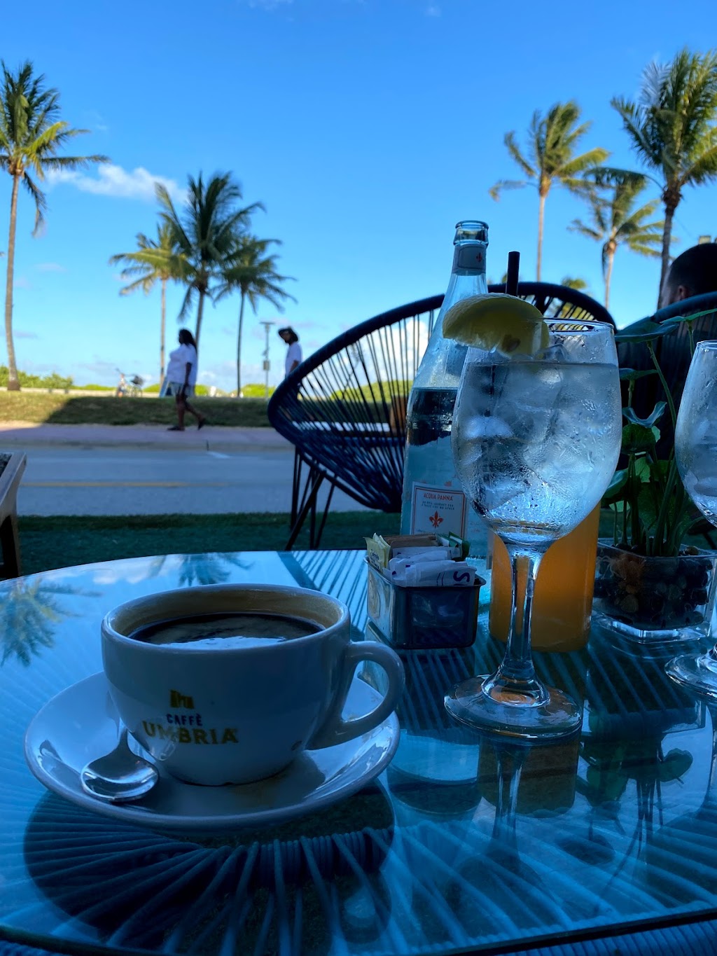 Cafe Americano Ocean Drive | restaurant | 1144 Ocean Dr, Miami Beach, FL 33139, USA | 7867303549 OR +1 786-730-3549