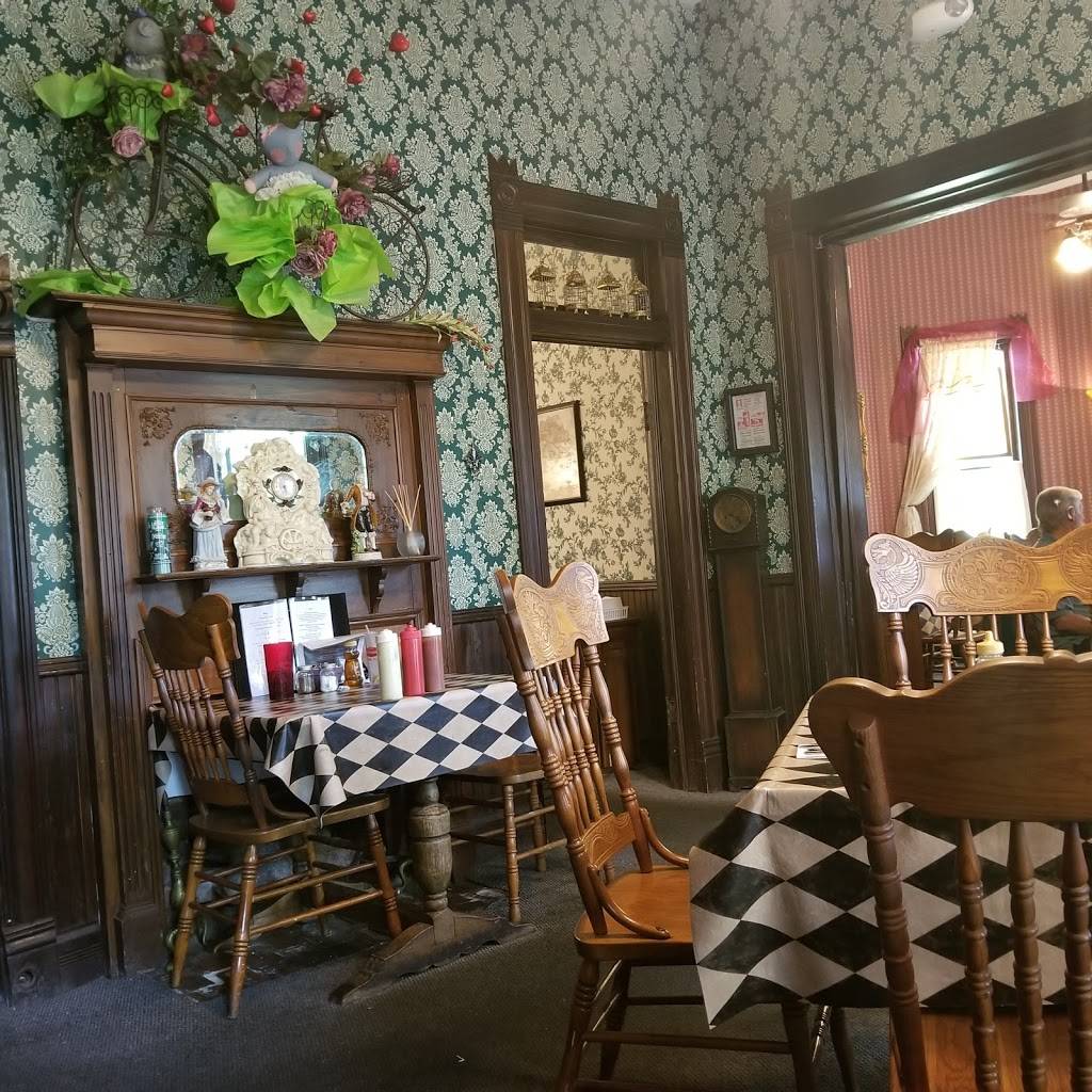 Catfish Plantation | restaurant | 814 Water St, Waxahachie, TX 75165, USA | 9729379468 OR +1 972-937-9468