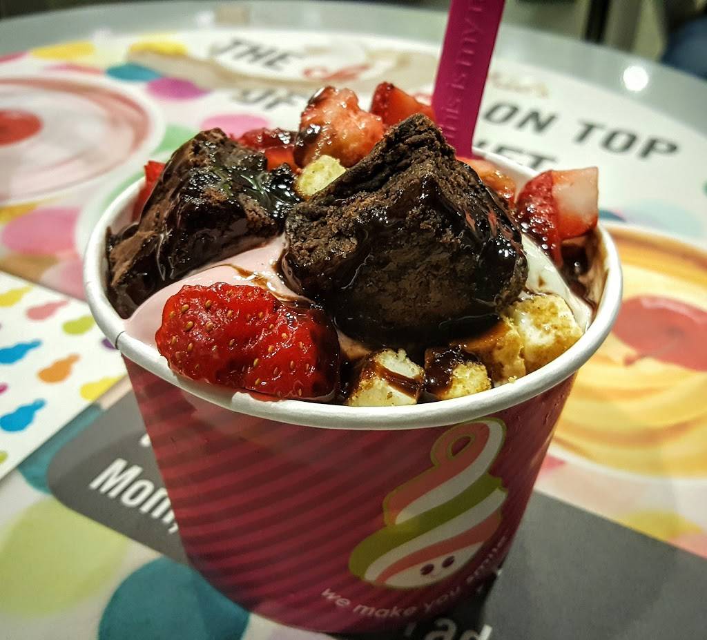Menchies Frozen Yogurt | bakery | 10771 Gateway S Blvd, El Paso, TX 79934, USA | 9158210101 OR +1 915-821-0101