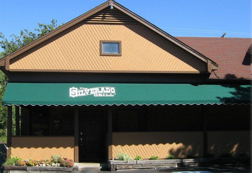 The Silverado Grill | restaurant | 447 Spring Rd, Elmhurst, IL 60126, USA | 6308331602 OR +1 630-833-1602