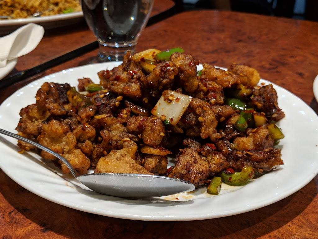 Jung Thai | restaurant | 105 Dundas St E, Mississauga, ON L5A 1W7, Canada | 9052772519 OR +1 905-277-2519