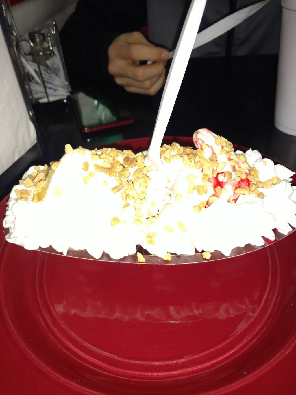 D & E Drive In | restaurant | 19705 OH-821, Macksburg, OH 45746, USA | 7407832925 OR +1 740-783-2925