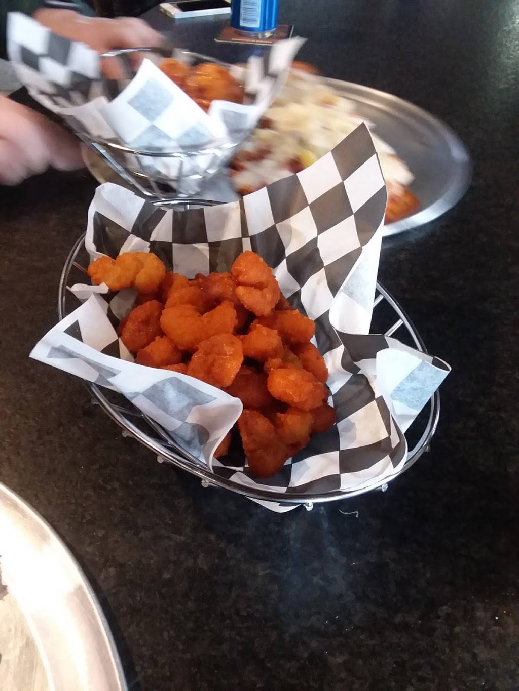 Bridge Side Pub | restaurant | 1005 E 2nd St, Muscatine, IA 52761, USA | 5635545368 OR +1 563-554-5368