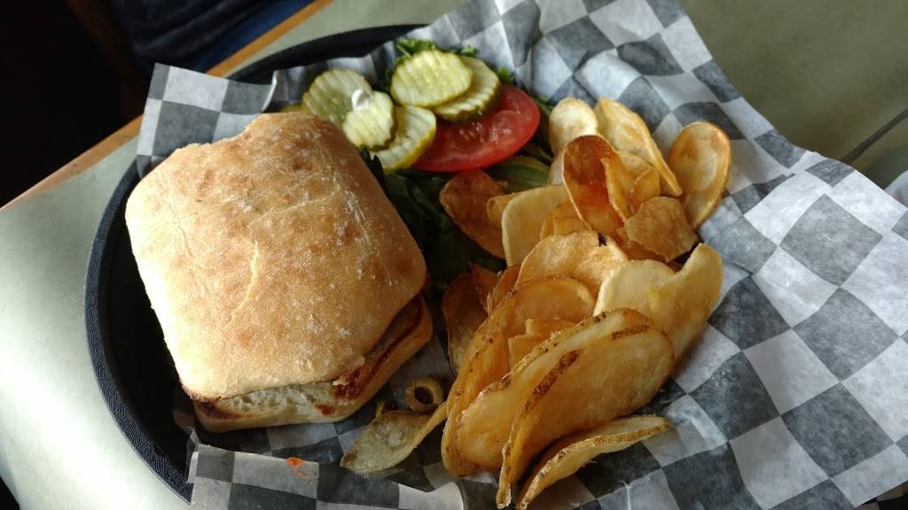 Mr Jackss Sports Bar & Grill | restaurant | 105 W Westover St, East Tawas, MI 48730, USA | 9893056506 OR +1 989-305-6506