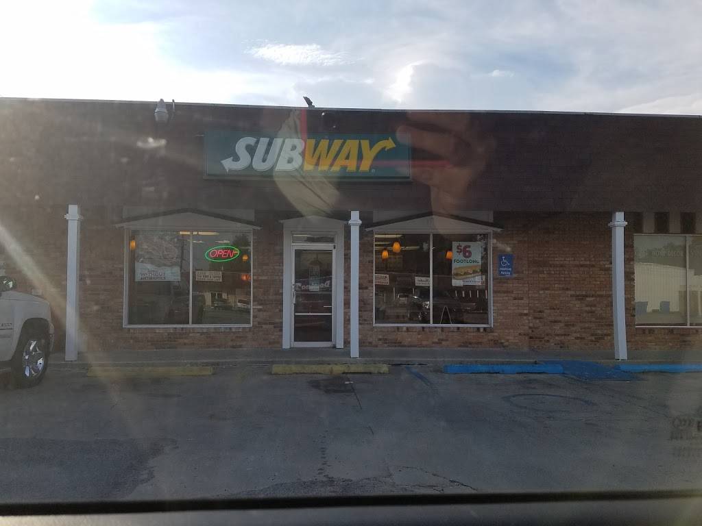 Subway | meal takeaway | 1502-5 Main St, Franklin, LA 70538, USA | 3378281610 OR +1 337-828-1610