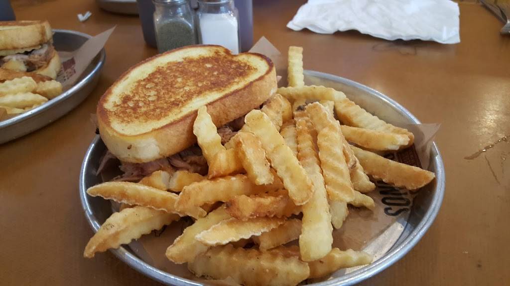 Sonnys BBQ | restaurant | 724 Cypress Village Blvd, Sun City Center, FL 33573, USA | 8136420907 OR +1 813-642-0907