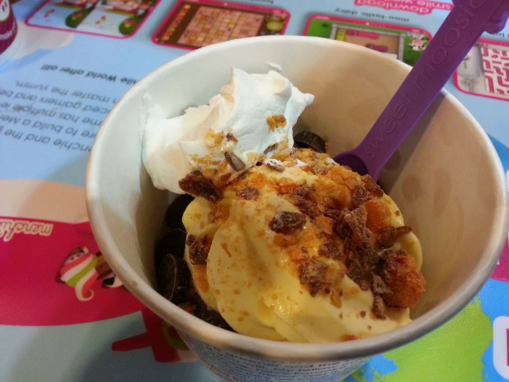 Menchies Frozen Yogurt | bakery | 4849 Laurel Canyon Blvd, Valley Village, CA 91607, USA | 8189859150 OR +1 818-985-9150