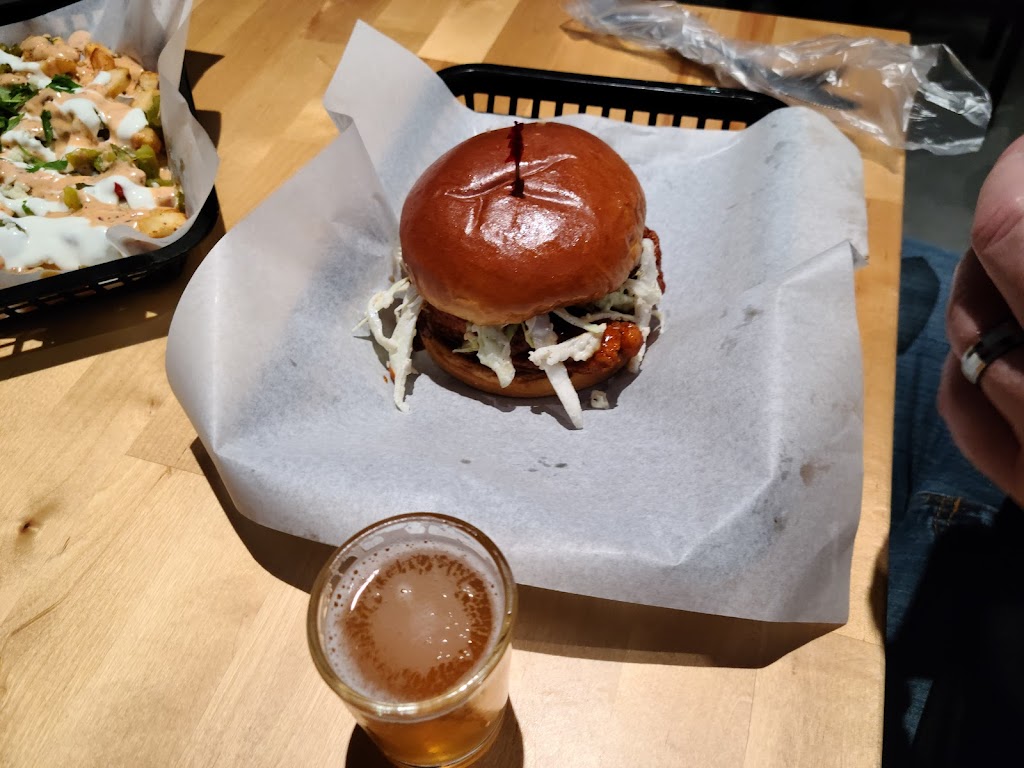 Defiance Brewing Co. Downtown | restaurant | 111 W 7th St, Hays, KS 67601, USA | 7856212730 OR +1 785-621-2730