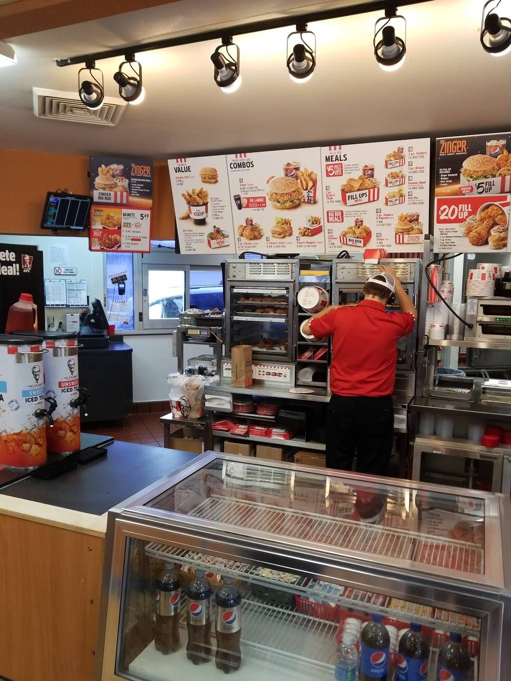 KFC | restaurant | 7750 Cooley Lake Rd, Waterford Twp, MI 48327, USA | 2483631525 OR +1 248-363-1525