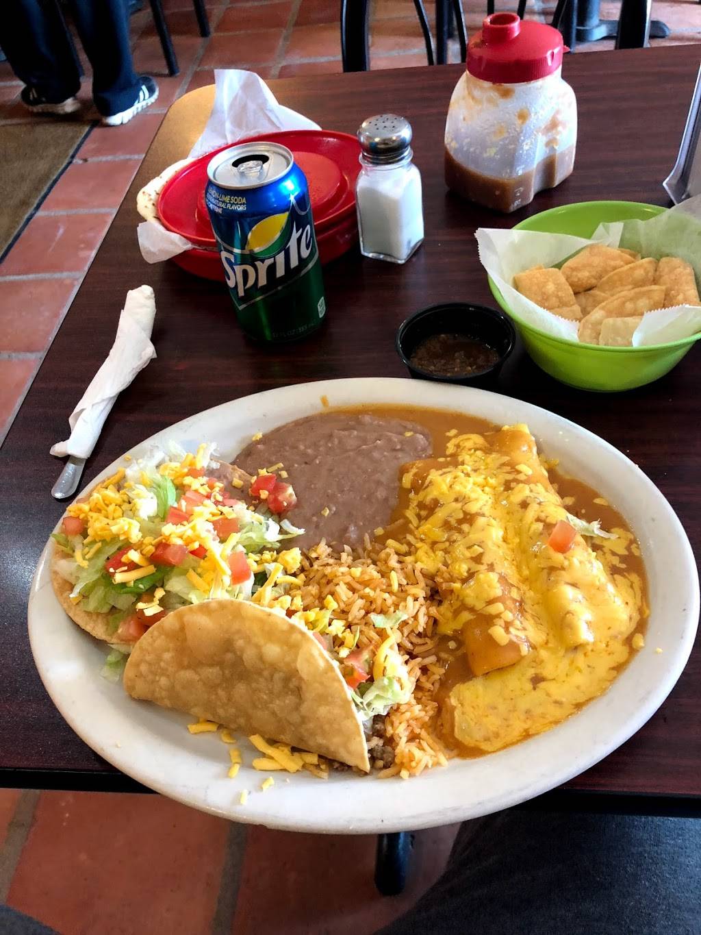 Lolas Mexican Food | restaurant | 3470 E U.S. Hwy 90, Seguin, TX 78155, USA | 8303798812 OR +1 830-379-8812