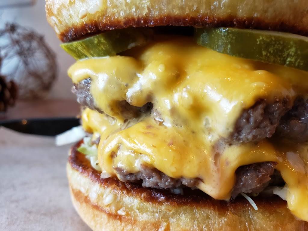 Black Wood Smokehouse | restaurant | 90 Folly Rd Blvd, Charleston, SC 29407, USA | 8437893722 OR +1 843-789-3722