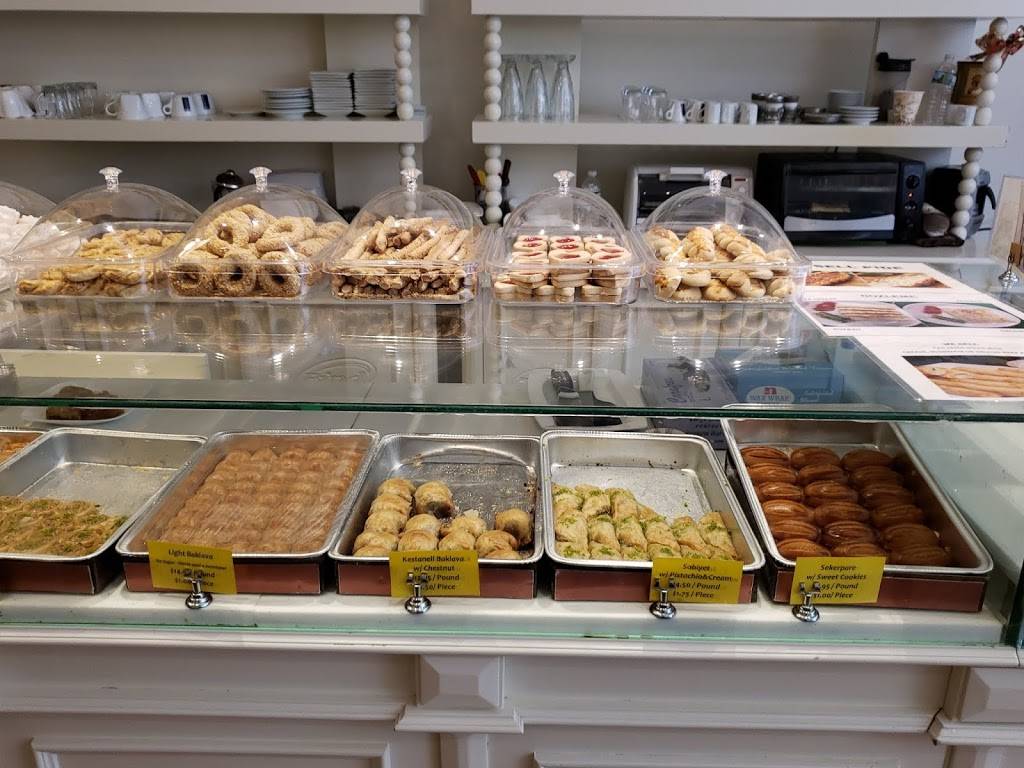 Brighton Güllüoglu Baklava Cafe | cafe | 239 Brighton Beach Ave, Brooklyn, NY 11235, USA | 3475776150 OR +1 347-577-6150