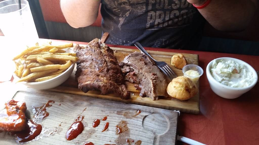 Smokeys BBQ Roadhouse | restaurant | 2092 Woodville Rd, Oregon, OH 43616, USA | 4197252888 OR +1 419-725-2888