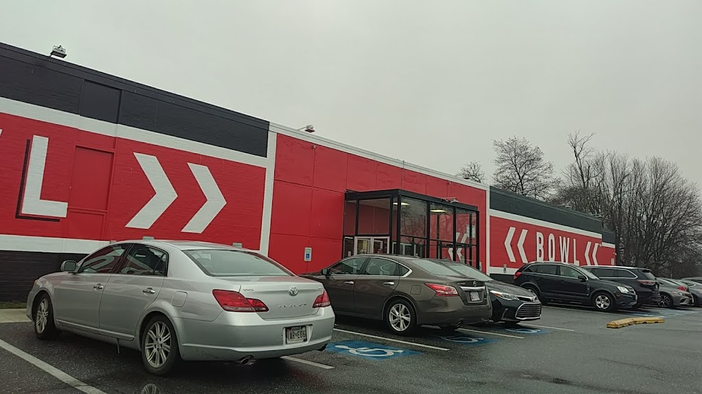 AMF Pikesville Lanes | restaurant | 1723 Reisterstown Rd, Pikesville, MD 21208, USA | 4104861444 OR +1 410-486-1444