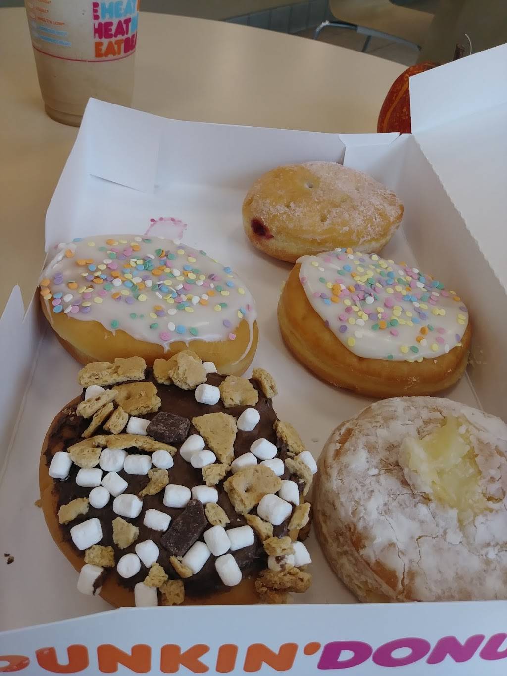 Dunkin | bakery | 2209 N Young Blvd, Chiefland, FL 32626, USA | 3524930272 OR +1 352-493-0272