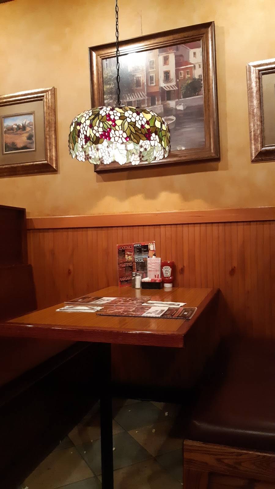 Lake Pizza & Restaurant | restaurant | 39 Thompson Rd, Webster, MA 01570, USA | 5089433684 OR +1 508-943-3684