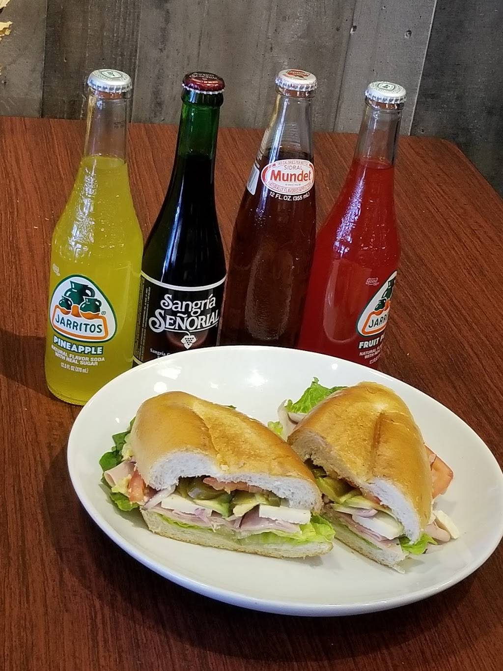 Tamales Y Mas Tamales | restaurant | 5836 W Cermak Rd, Cicero, IL 60804, USA | 7086836595 OR +1 708-683-6595