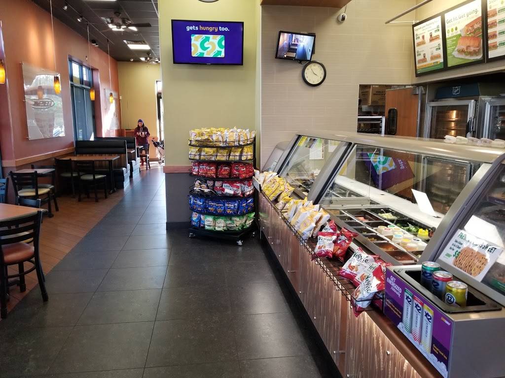 Subway | restaurant | 1900 W Vine St, Kissimmee, FL 34741, USA | 4079331483 OR +1 407-933-1483