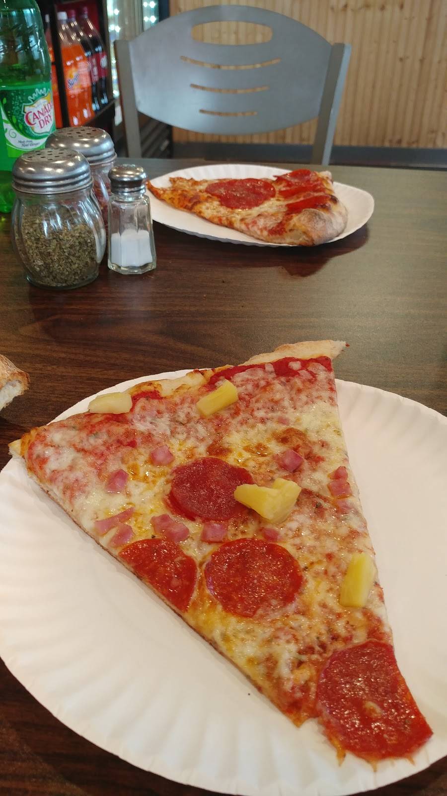 Rockys NY Pizza & Ice Cream | restaurant | 39 Park St, Essex Junction, VT 05452, USA | 8028784441 OR +1 802-878-4441