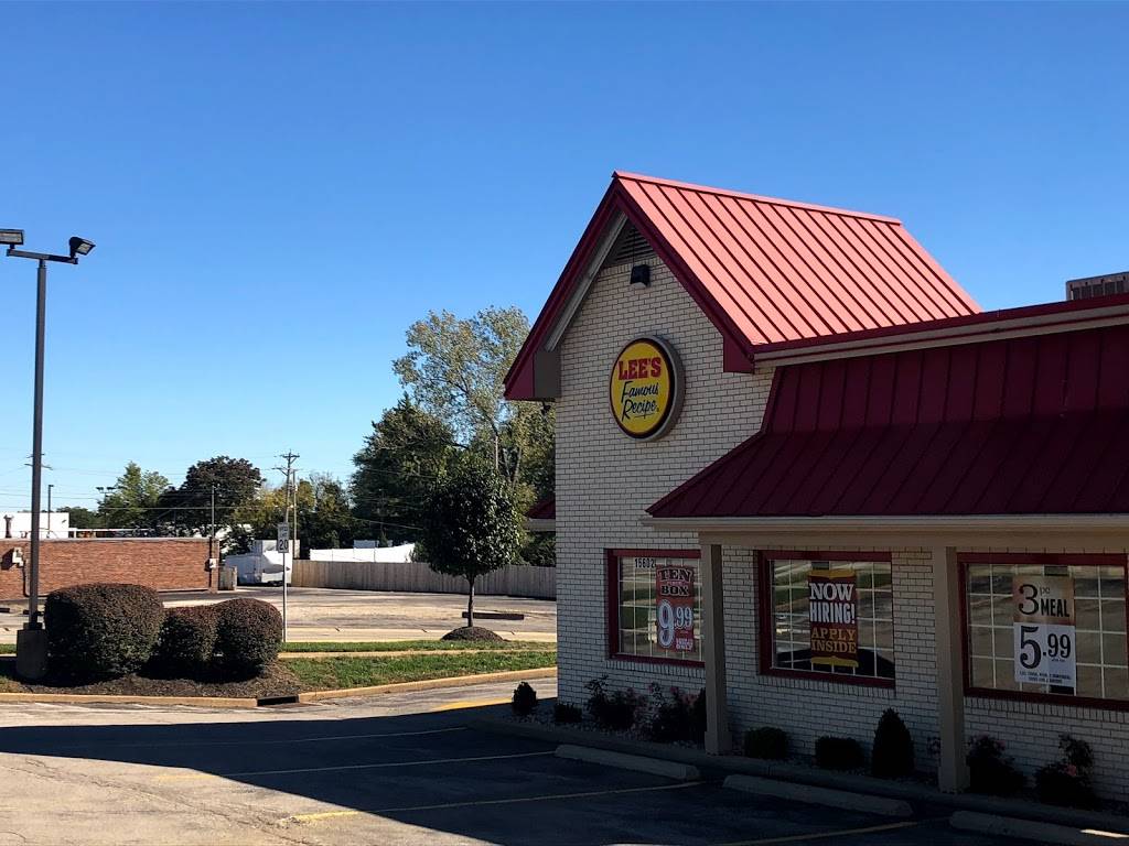 Lees Famous Recipe Chicken | restaurant | 15602 Manchester Rd, Ellisville, MO 63011, USA | 6362271718 OR +1 636-227-1718