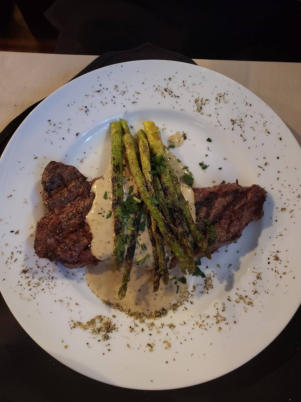 Manuels Vintage Room | restaurant | 6 S Main St, Gainesville, FL 32601, USA | 3523757372 OR +1 352-375-7372