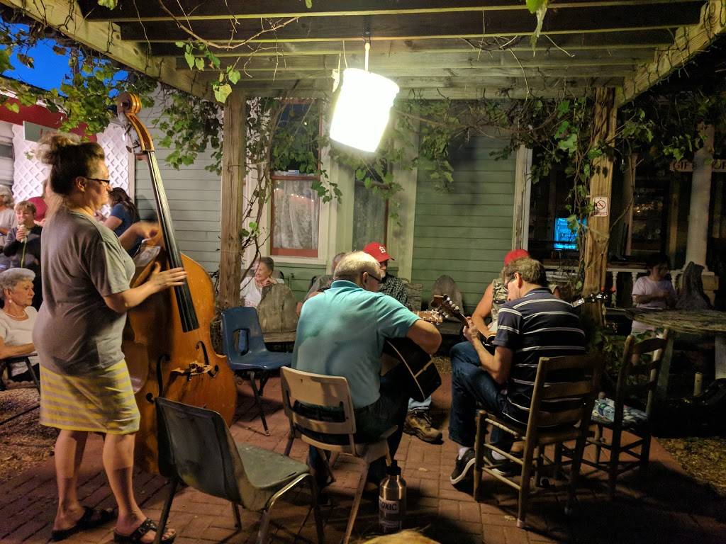 Kin Folks BBQ | restaurant | 118 Howard Ave, Mountain View, AR 72560, USA | 8702699188 OR +1 870-269-9188