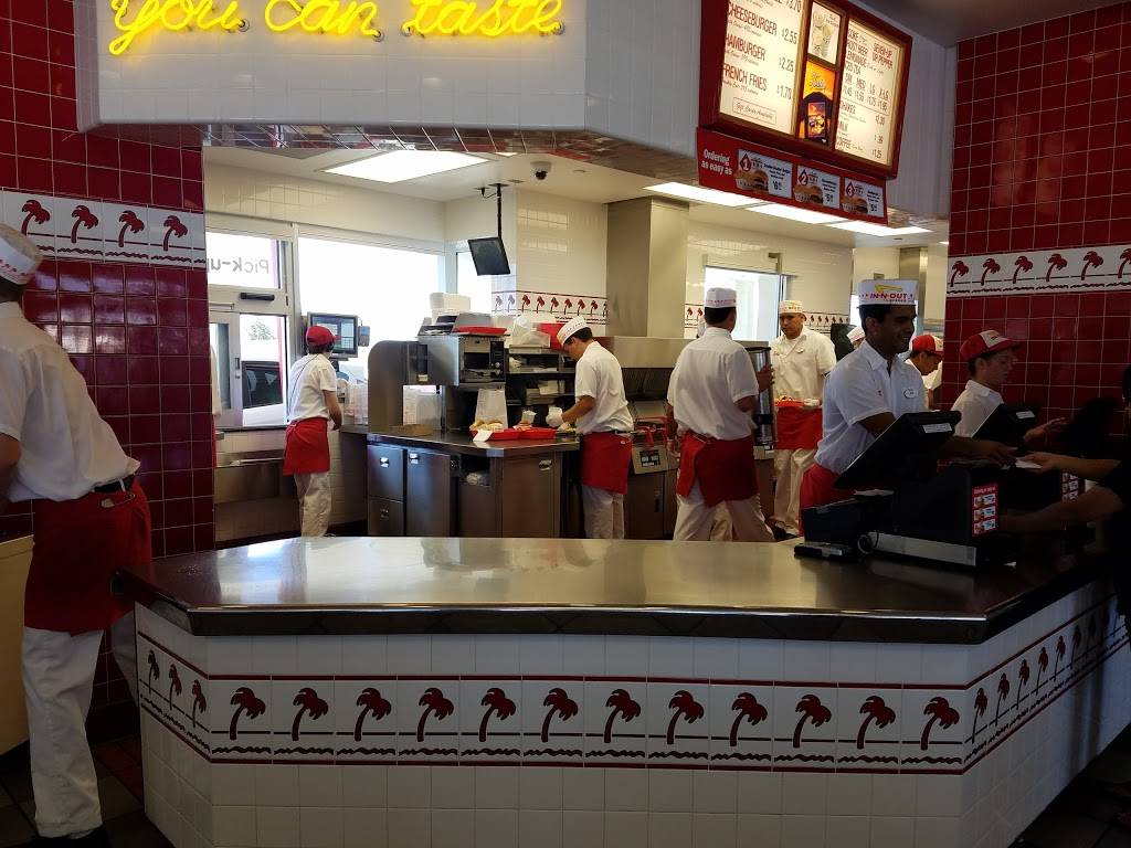 In-N-Out Burger | restaurant | 30121 Santa Margarita Pkwy, Rancho Santa Margarita, CA 92688, USA | 8007861000 OR +1 800-786-1000