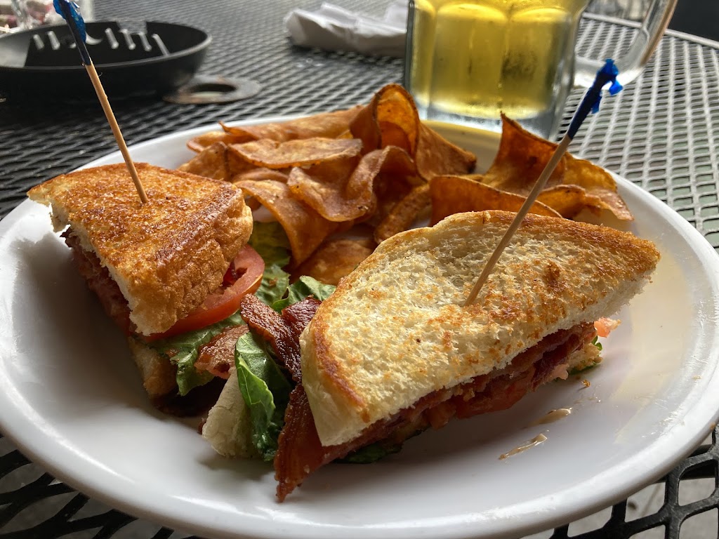 The Rusty Nail | restaurant | 1155 S Washington Ave, Wichita, KS 67211, USA | 3167965900 OR +1 316-796-5900