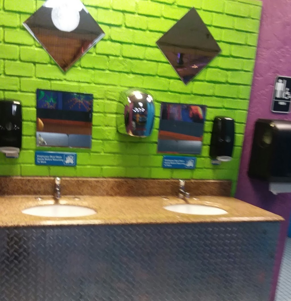 Skateworld of Tampa | cafe | 7510 Paula Dr, Tampa, FL 33615, USA | 8138847688 OR +1 813-884-7688