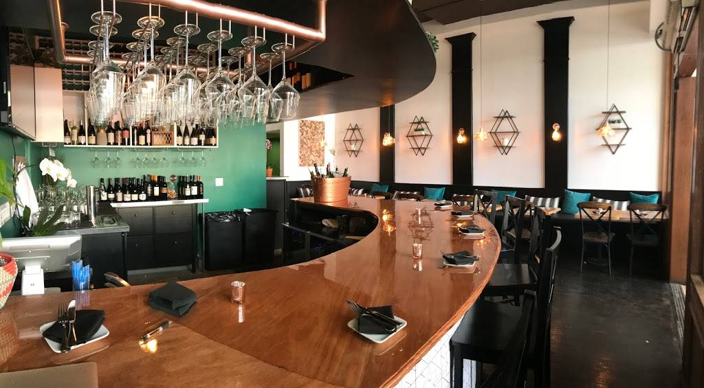 Arcwood Wine Bar | restaurant | 18636 Ventura Blvd, Tarzana, CA 91356, USA | 8185783098 OR +1 818-578-3098