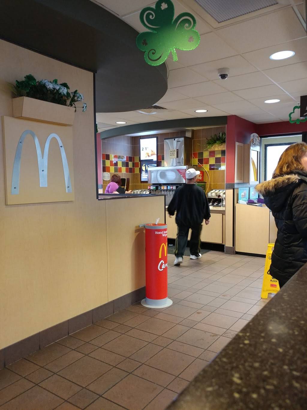 McDonalds | cafe | 1804 S Mission St, Mt Pleasant, MI 48858, USA | 9897730072 OR +1 989-773-0072