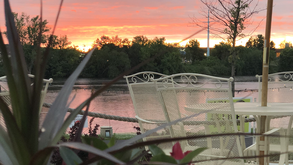 Wausau On Water | restaurant | 1300 N River Dr, Wausau, WI 54403, USA | 7152986012 OR +1 715-298-6012