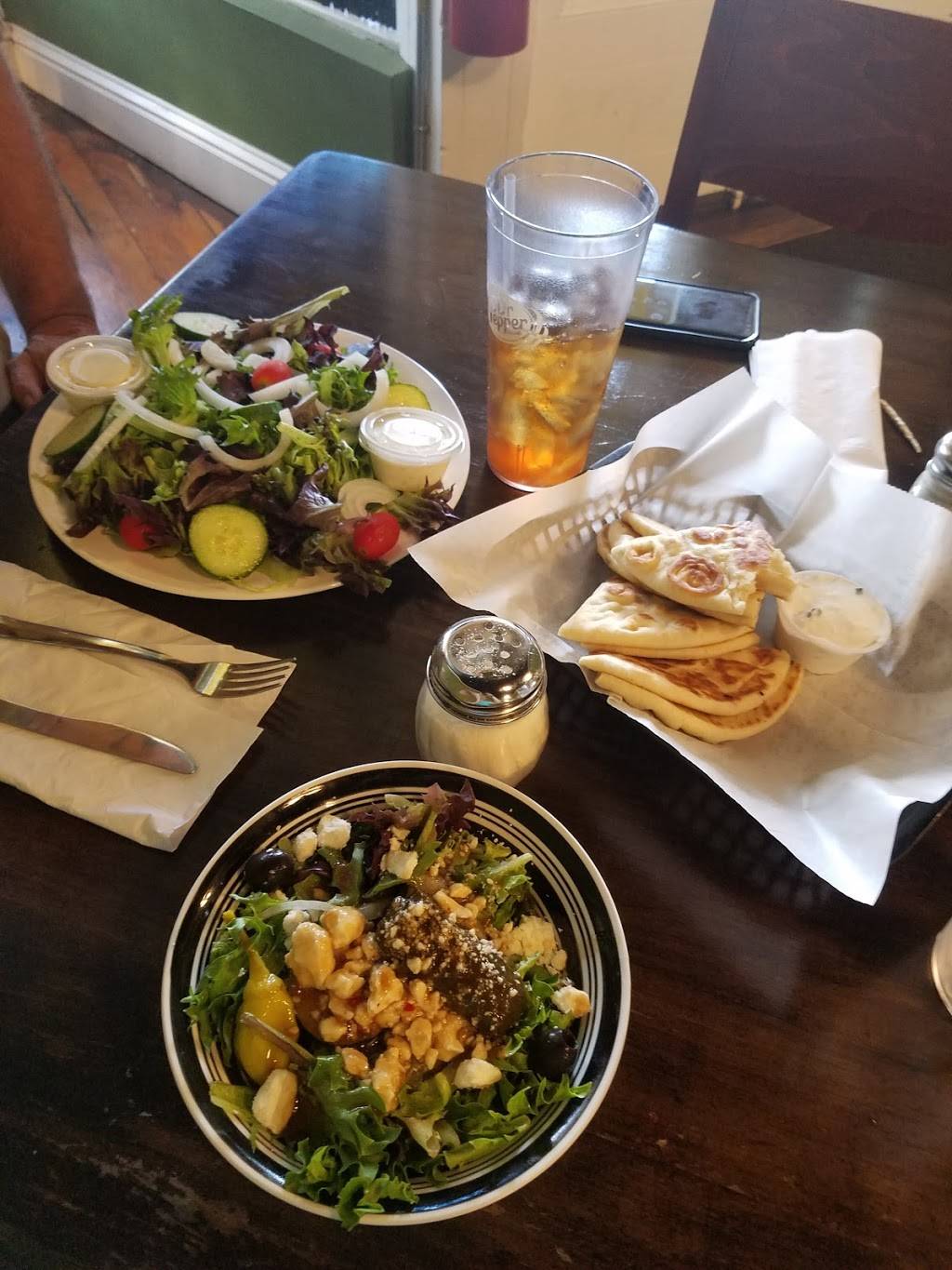 Nikos Restaurant | restaurant | 26 Main St, Grantville, GA 30220, USA | 6785826041 OR +1 678-582-6041