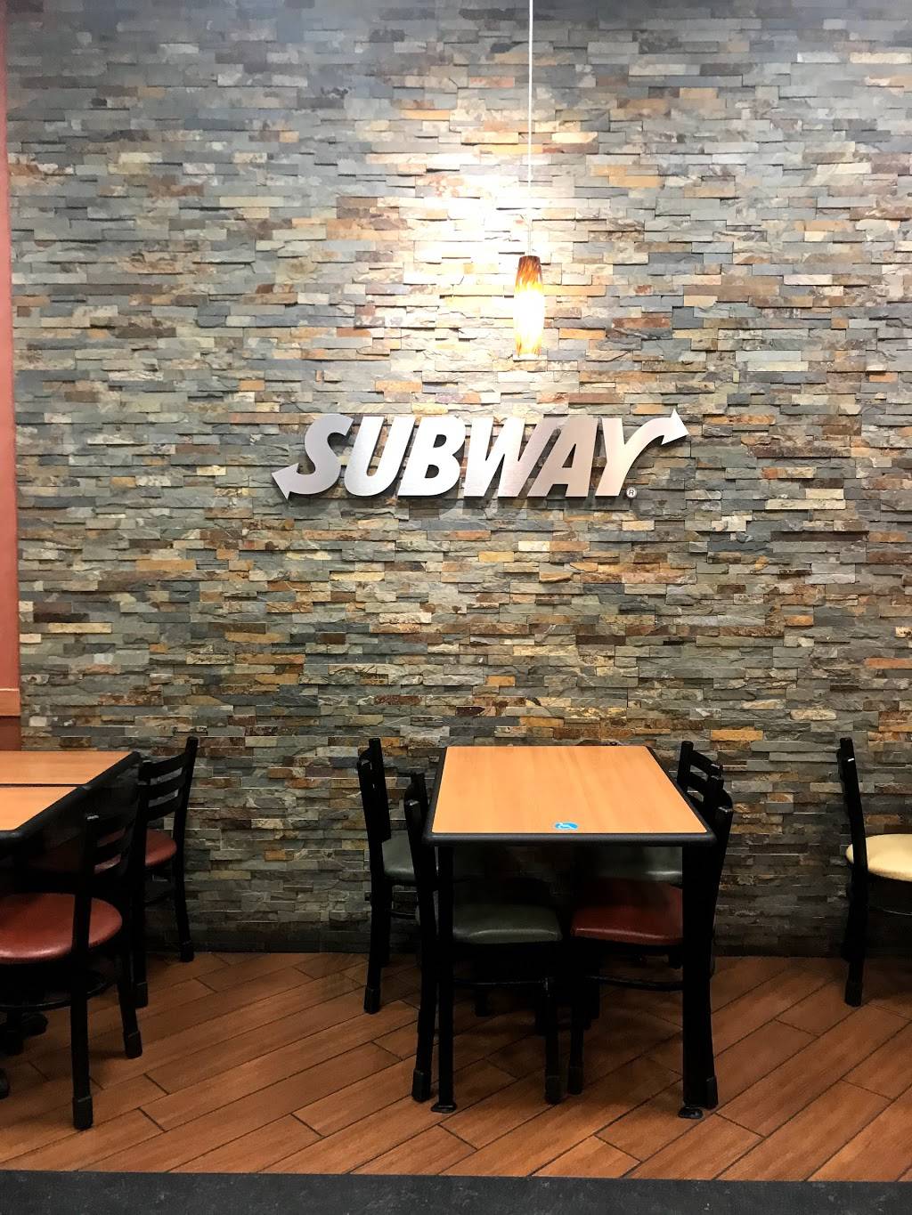 Subway Restaurants | restaurant | 875 1st St Unit 1, Gilroy, CA 95020, USA | 4088423010 OR +1 408-842-3010