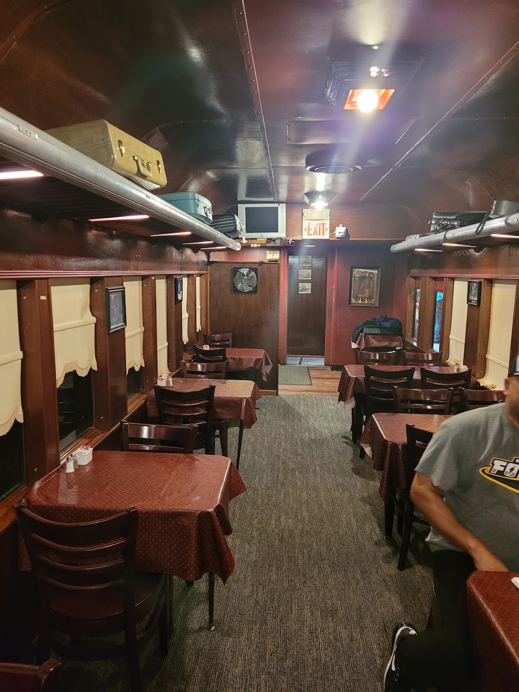 Central Station Bar & Grill | restaurant | 207 E Wyatt Earp Blvd, Dodge City, KS 67801, USA | 6202251176 OR +1 620-225-1176